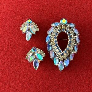 Sarah Coventry Vintage 1970’s brooch and clip earrings with iridescent stones